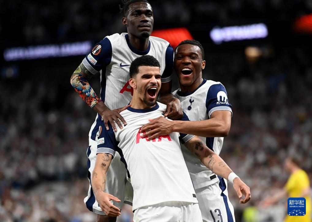 本赛季云南玉昆主场场均观众超2.2万人，带动直接消费2.3亿元（云南玉昆本季主场场均观众超2.2万，直接拉动消费约2.3亿元）