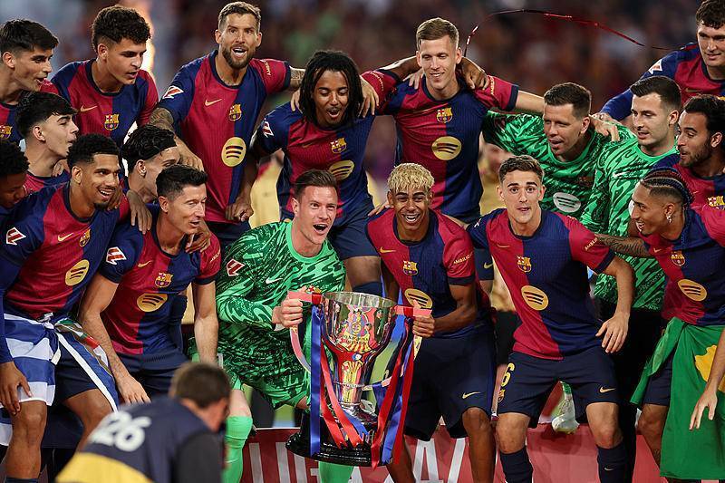 巴萨客战切尔西：莱万、亚马尔首发，内托、埃斯特旺出战（巴萨客场挑战切尔西：莱万、亚马尔先发，内托与埃斯特旺登场）