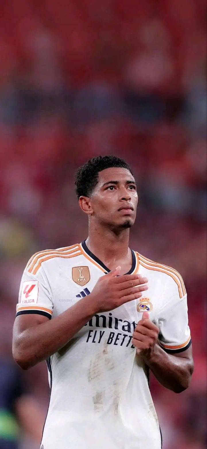 卡尔：我从小到大的偶像是梅西；国际比赛日期间还要参加补考（卡尔称自幼偶像是梅西，国际比赛日期间仍要赶补考）