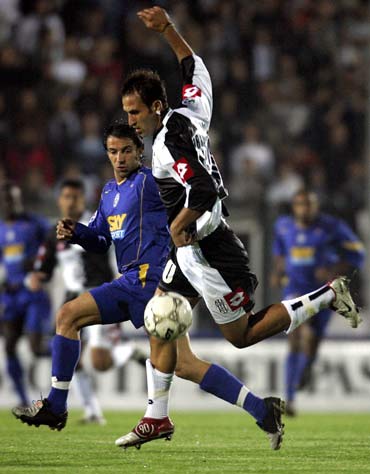 半场战报：本菲卡1-0那不勒斯，里奥斯建功（半场：本菲卡1-0领先那不勒斯，里奥斯破门）