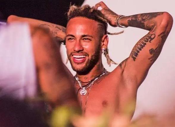 托纳利：我目前处在职业生涯最好的状态；现在更喜欢英超（托纳利自评正值生涯巅峰，如今更钟情英超）