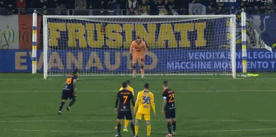 记者：德弗里希望获得更多出场机会，他不想错过26世界杯（记者：德弗里渴望增加出场时间，不愿错过2026年世界杯）