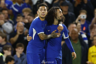 传闻：曼联、罗马和斯图加特也在关注18岁昂热前锋谢里夫（据称曼联、罗马与斯图加特正关注18岁昂热前锋谢里夫）