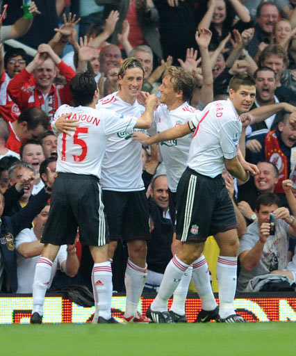 梅西将领取美职联MVP奖杯，梅西杯U16国际赛同步揭幕（梅西捧起美职联MVP，梅西杯U16国际赛同日启幕）