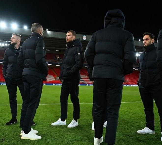 欧冠比赛战术分析：尤文图斯防守策略,（欧冠战术解析：尤文图斯的防守体系）