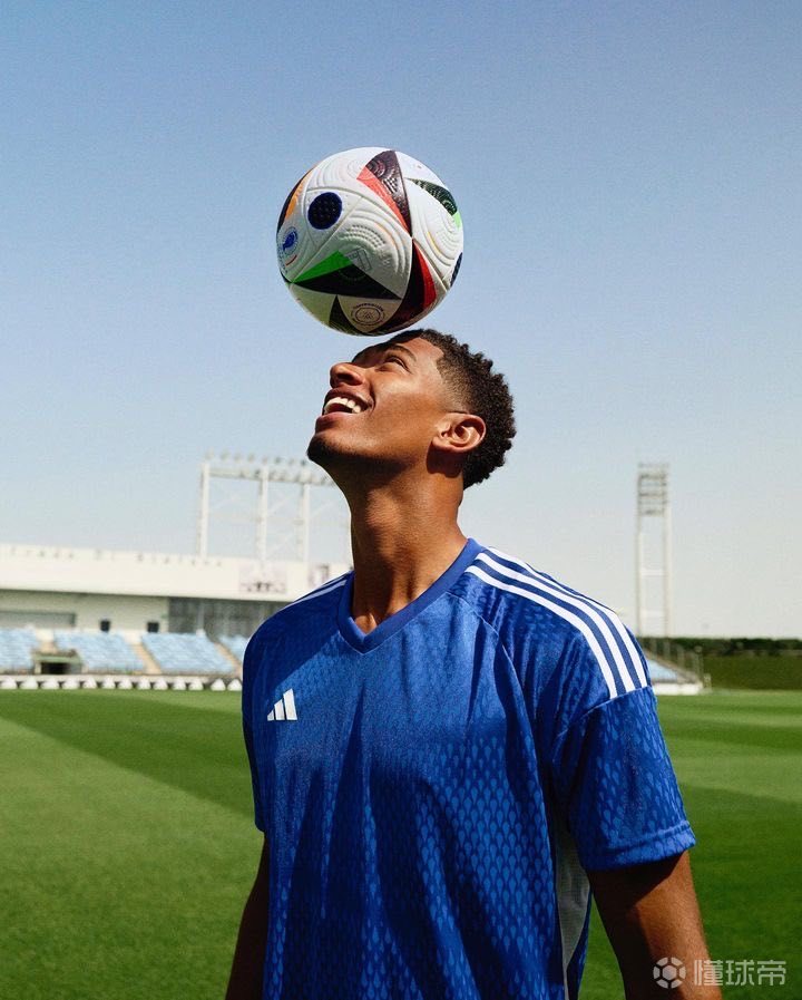 斯科特：佩德里是我最喜欢的球员之一；我更喜欢踢8号位（斯科特：佩德里是我最欣赏的球员之一，我更倾向出任8号位）